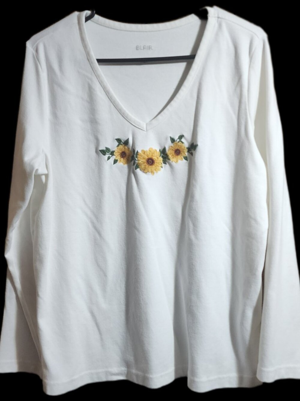 Blair White V-Neck Long Sleeve Shirt with Embroidered Sunflowers Size L